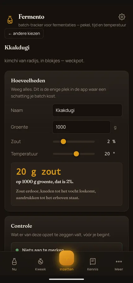 Het opzetscherm met schuifregelaars voor zout en temperatuur.